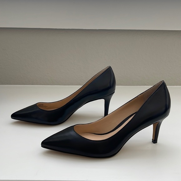 New Vince Camuto Tanela Black Leather Pumps Size 6 - Picture 3 of 6